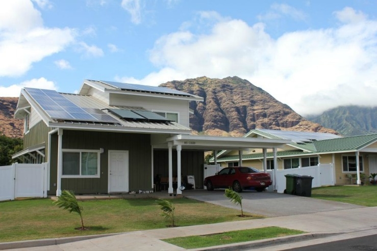 All Kaupuni Village homes in Oahu, Hawaii, incorporate energy efficiency and renewable energy technologies to produce as much energy as they consume. Credit: Kenneth Kelly, NREL.
